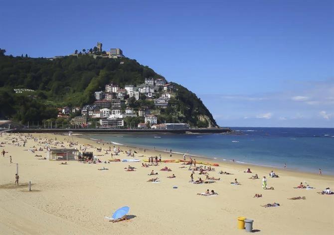 New Apartment & Terrace. Steps To Ondarreta Beach Anorga-Lugariz Bagian luar foto